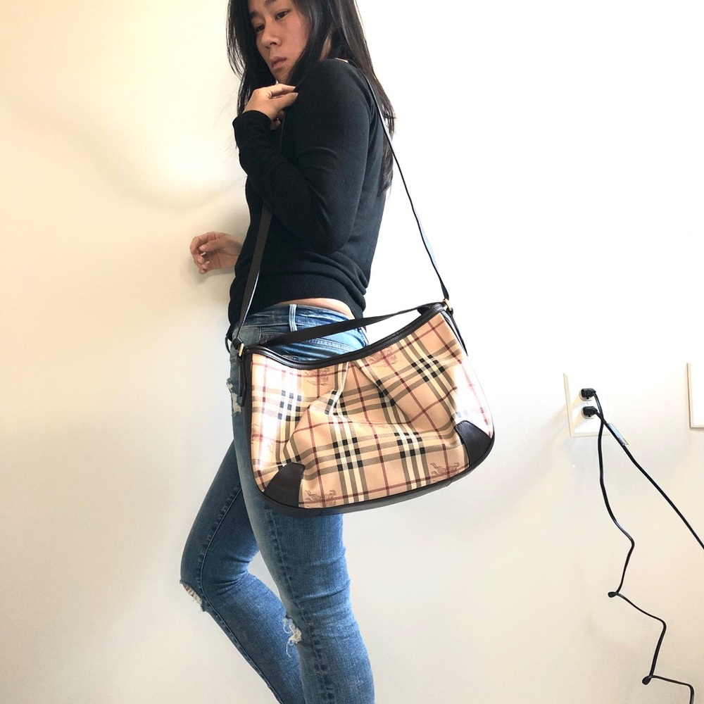 Burberry leather purse